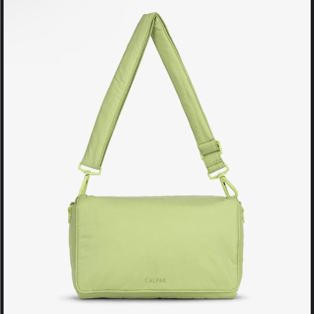 Like new calpak stroller caddy